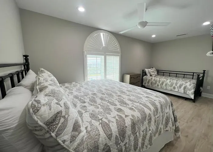 Miltys Martini By Gsvr - Luxurious Beachfront Retreat With New Porches & Pool - Free Activities And Golf *
