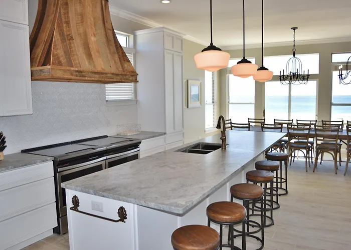 Miltys Martini By Gsvr - Luxurious Beachfront Retreat With New Porches & Pool - Free Activities And Golf Holiday home Gulf Shores