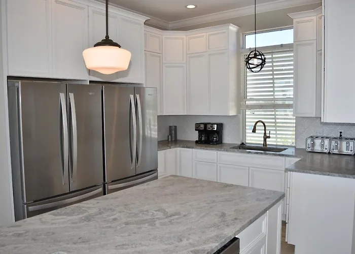 Miltys Martini By Gsvr - Luxurious Beachfront Retreat With New Porches & Pool - Free Activities And Golf * Gulf Shores